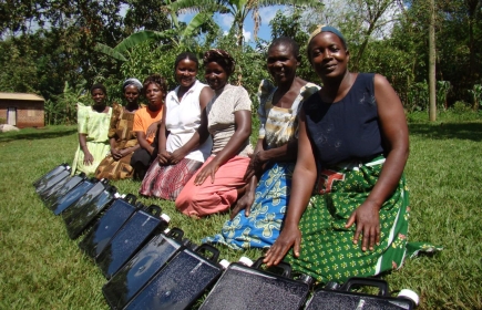 Prévention des maladies grâce au soleil et préservation de l'environnement, merci aux mallettes Solvatten.